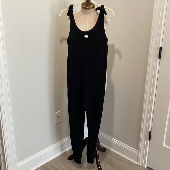 smash and tess ribbed tie strap romper - Picture 1 of 4